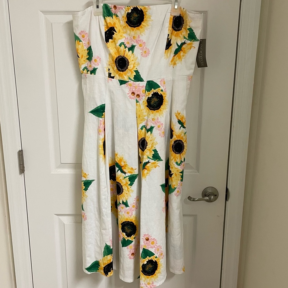 Strap/Strapless white with sunflowers dress